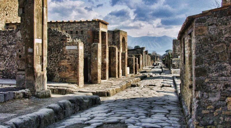 Imagen de una calle de la antigua población de Pompeya, situada cerca de Nápoles.